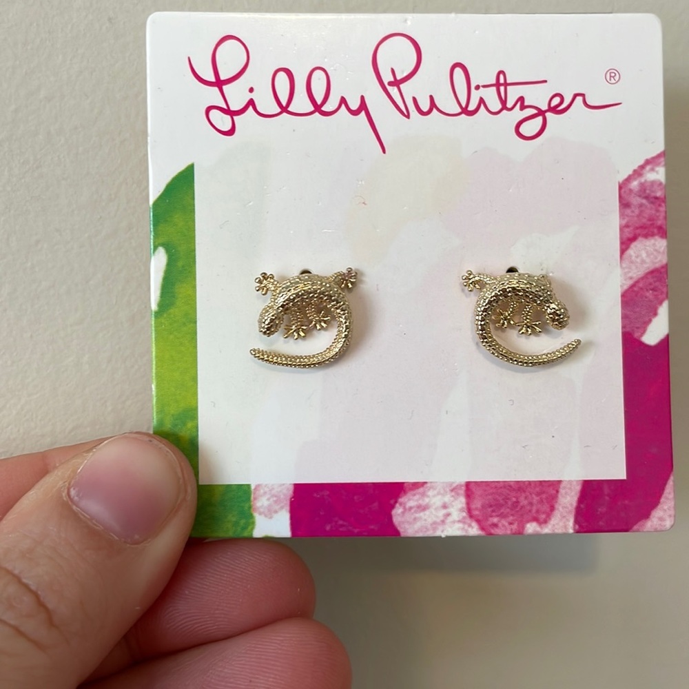 Gold metallic Lilly Pulitzer Earrings!